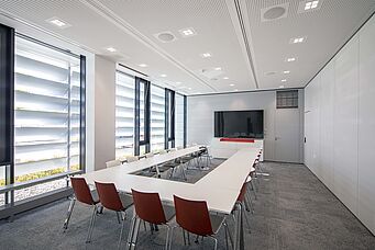 An empty meeting room at Rosenberger in Fridolfing
